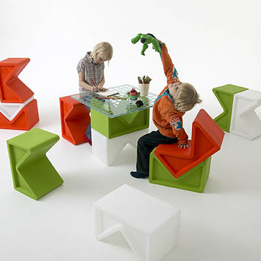 El Ultimo Gritto: K Blocks Table/Seating