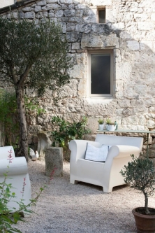 Club Modern Furniture Outdoor Armchair, White