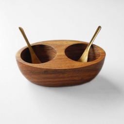 mid-century salt and pepper wood pinch pots with spoons