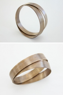 Brasilia Modernist Circular Bangle