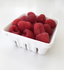 Modern Tableware: Porcelain Raspberry Basket